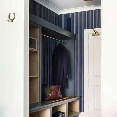 فندق Horse & Jockey 4*