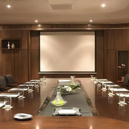 Horse & Jockey Hotel