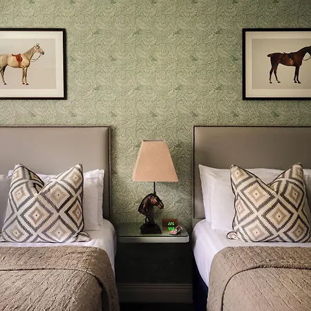 Horse & Jockey Hotel 4*