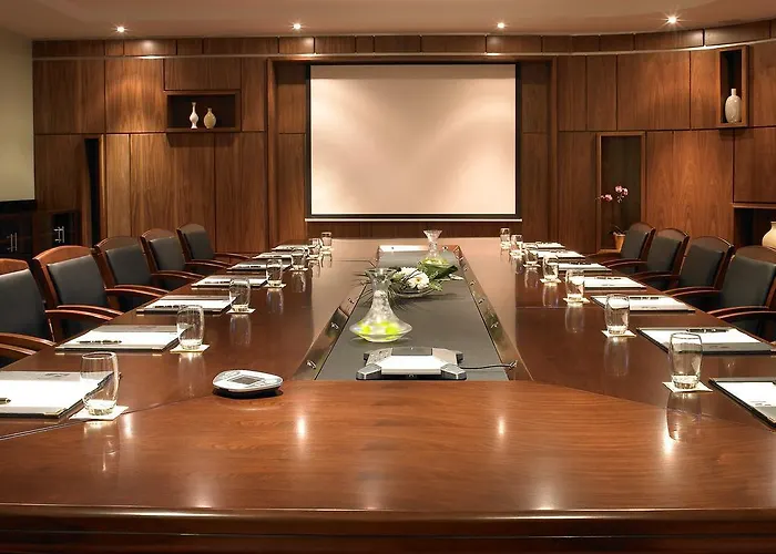 Отель Horse & Jockey Хорс-энд-Джоки