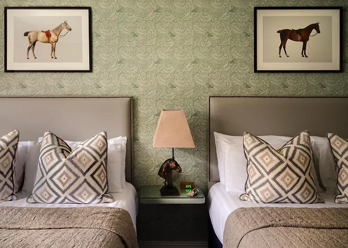 Отель Horse & Jockey