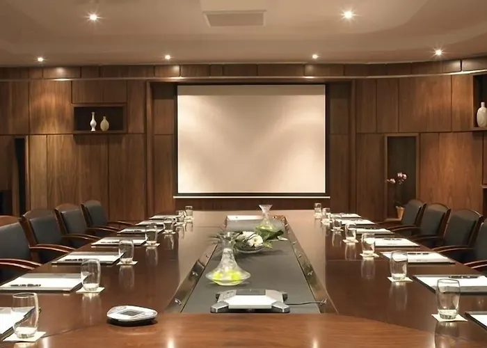 Horse & Jockey Отель