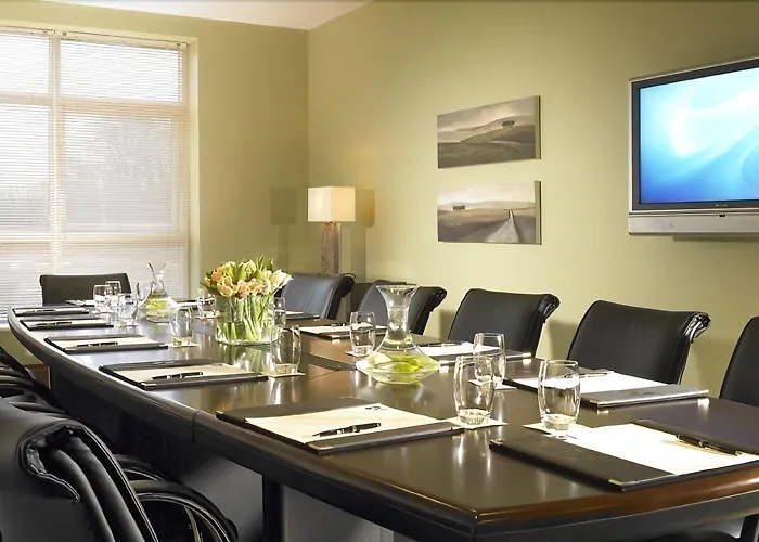 Отель Horse & Jockey 4*