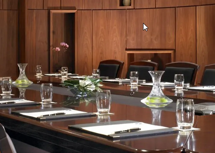 Отель Horse & Jockey Хорс-энд-Джоки